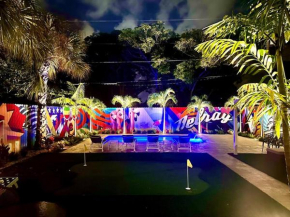 Exclusive Oasis, Exotic Pool & Miami Inspired Art